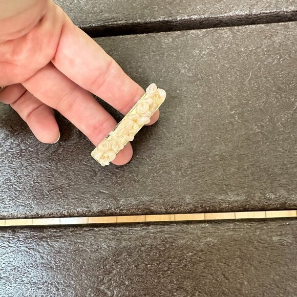 Vintage Chunky Gold Tone Pink Quartz Two Finger Ring size 8 & size 9 - Picture 5 of 8